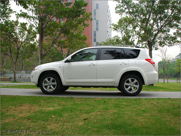 一汽丰田rav4 2.4l豪华版