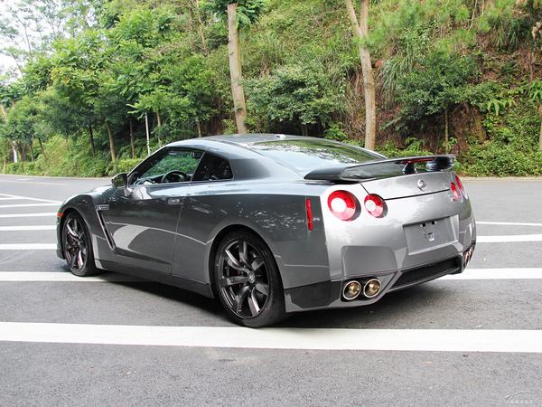 2010款日产gt-r 3.8t premium edition