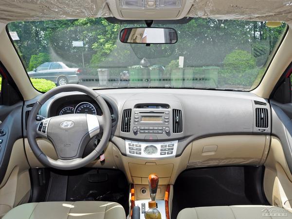 2010款悦动 1.6L 自动豪华型