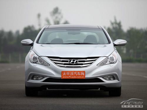 2011款索纳塔八代 2.0TOP 自动 顶级版