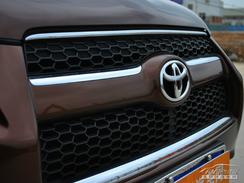 2012款 丰田RAV4 2.4 MT 豪华版