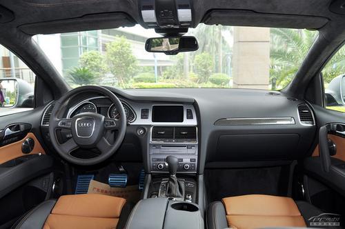 2010款奥迪Q7 V12 6.0TDI
