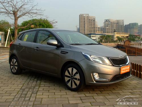 2012款起亚K2 两厢 1.6 Premium AT