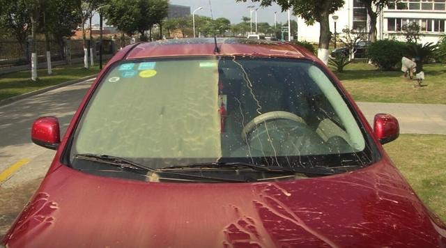 下雨天车辆的玻璃一片模糊影响开车，有什么办法解决么？