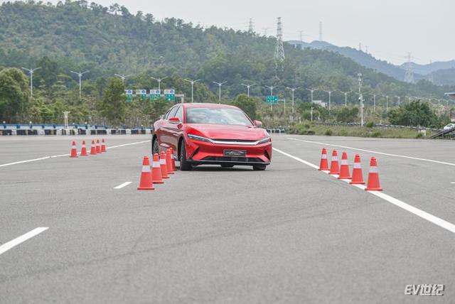中国中大型轿车麋鹿测试最佳成绩出炉