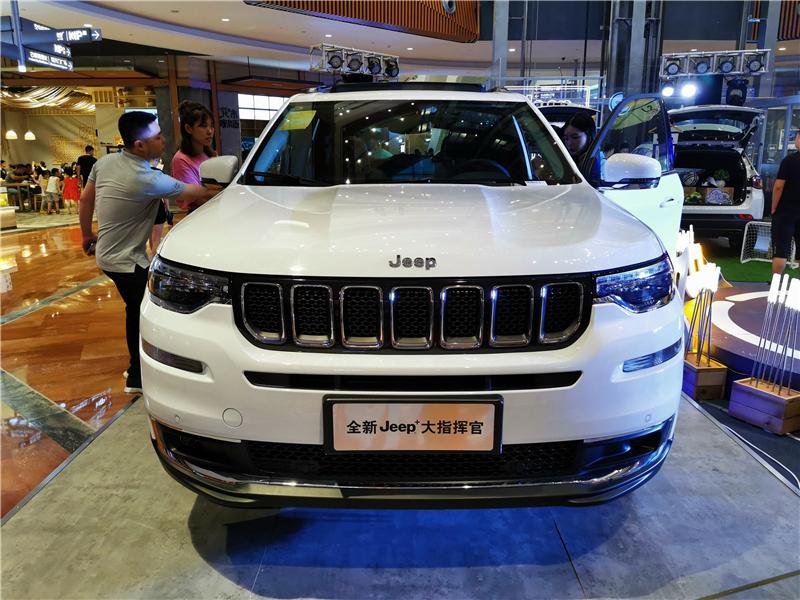 在鬧市區(qū)沾煙火氣，全新Jeep+大指揮官還是一輛Jeep嗎？