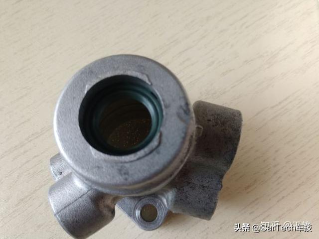 更换油封解决超级维特拉转向机漏油及简单分析