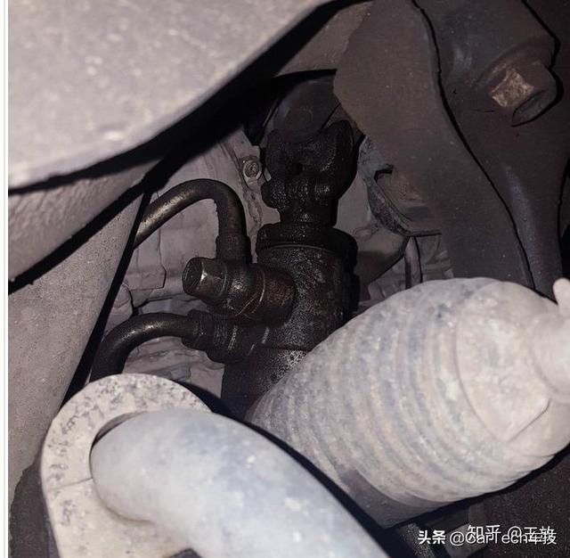 更换油封解决超级维特拉转向机漏油及简单分析