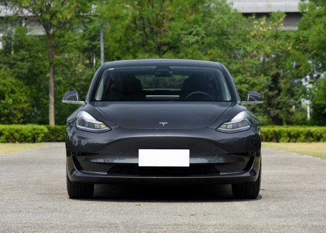 特斯拉不敢怠慢中国市场,推出model3长续航版,补贴后34万起