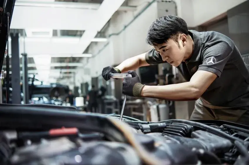 買車一時(shí)，用車一世，奔馳出招快、穩(wěn)、值