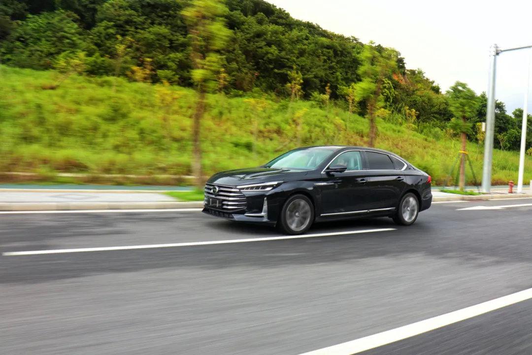 22.68萬(wàn)，車(chē)長(zhǎng)超5米，它有資格代表國(guó)產(chǎn)品牌最高水準(zhǔn)嗎？