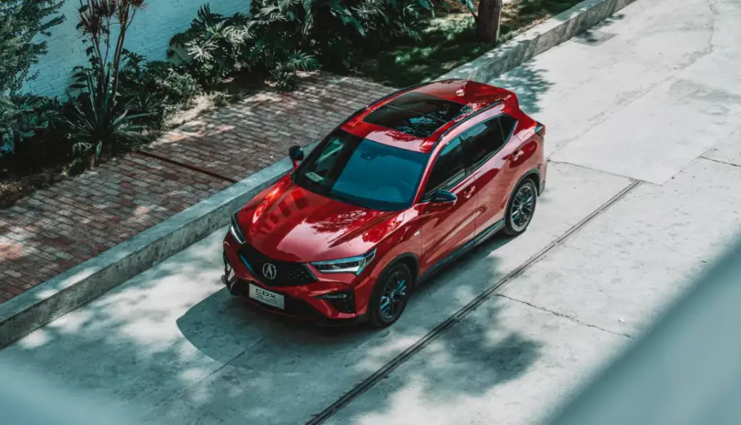 30萬級SUV 廣汽謳歌NEW CDX 對比凱迪拉克XT4