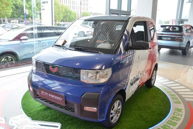 排队也要买的"代步车"静态实拍五菱宏光mini ev