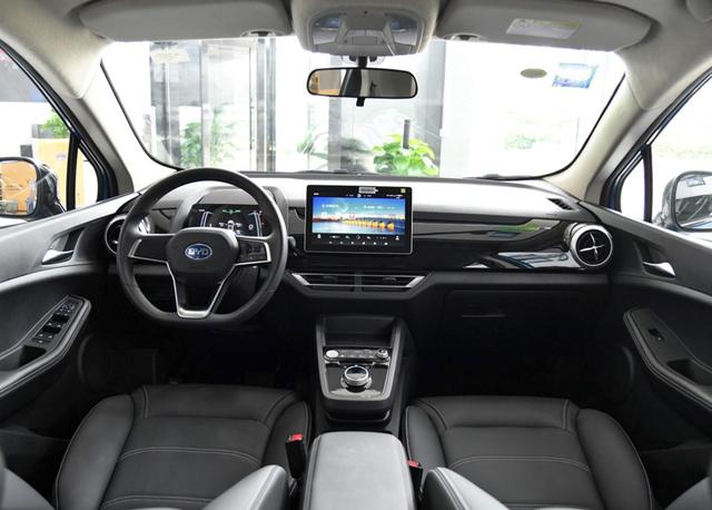 比亚迪S2定位电动小型SUV，外观帅气，8.98万起很实惠