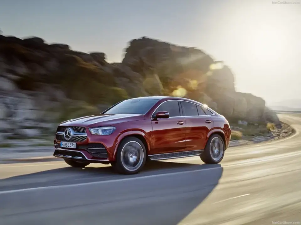 全新奔馳GLE Coupe：與奧迪Q8/寶馬X6截然不同
