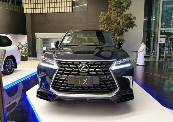 號稱頂配“陸巡”，雷克薩斯旗艦級SUV LX 海外實拍