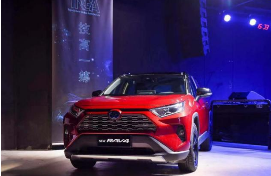 RAV4越野版發布，依舊搭載2.5L發動機，網友：真能越野？