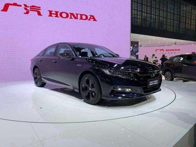 雅阁不服输！新车配2.0L+CVT+双引擎，油耗2毛钱20万