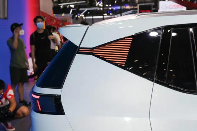 广汽埃安全新SUV亮相广州车展，并正式命名为埃安Y