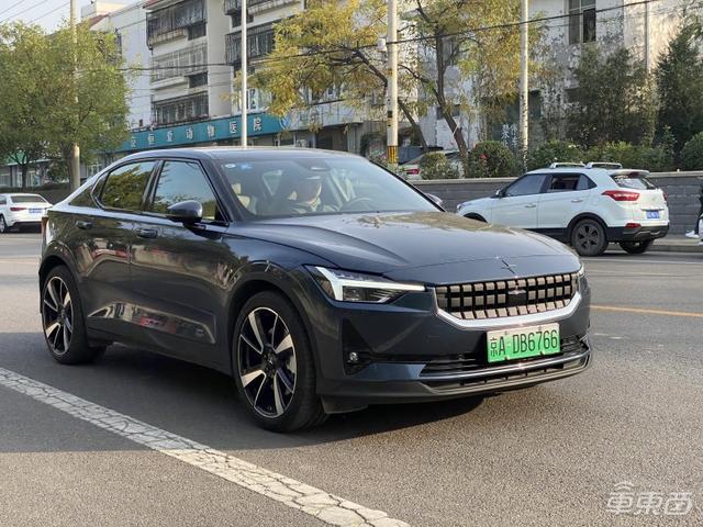 试驾极星polestar2是电动轿跑也是艺术品