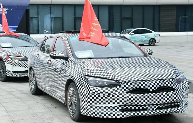 东风全新轿车路试谍照!1.5T比思域、领克03强太多,上半年开卖