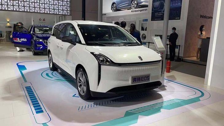 一汽奔騰E05首發(fā)亮相 主打純電動MPV市場