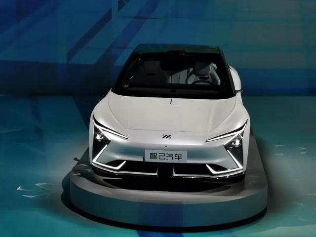 不过,智己汽车在发布会上表示,即将上市的新车高配选用115kwh电池