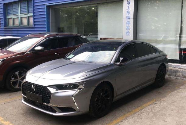 全年銷量僅424輛，死撐絕不退市中國的DS“騎虎難下”？