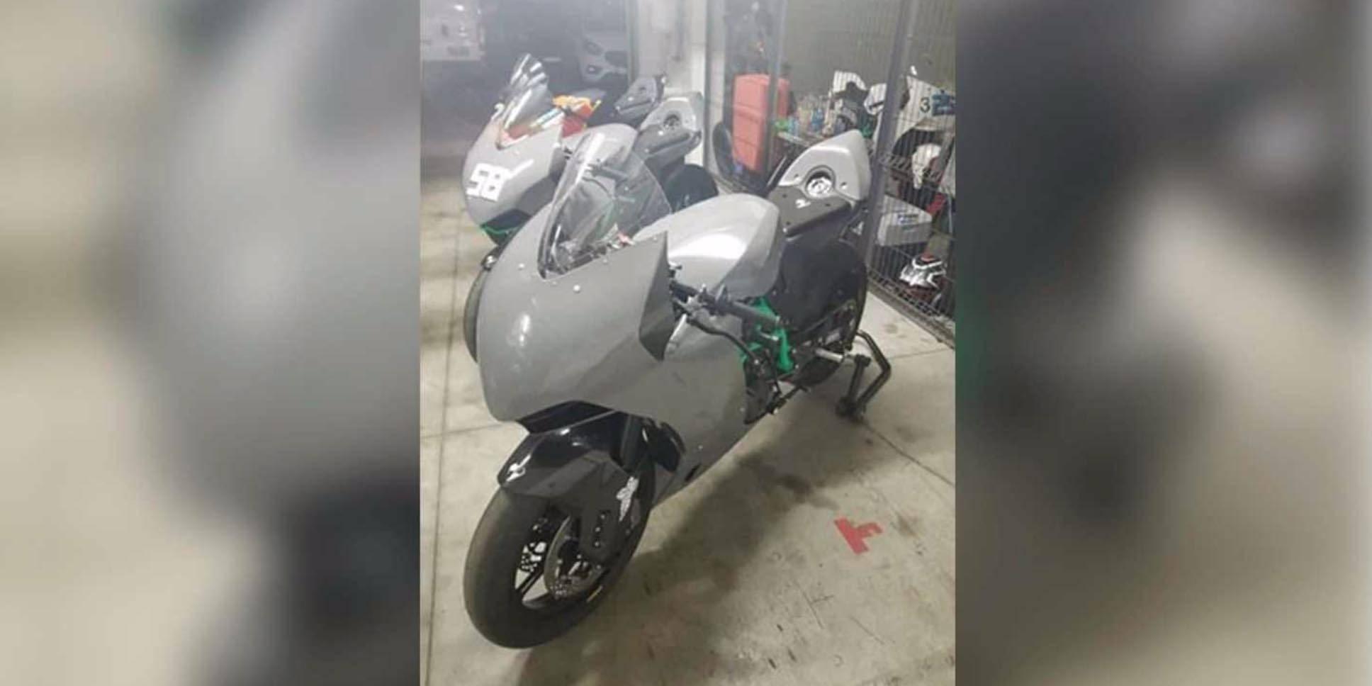 KTM RC 890试装车，KTM有望回归顶规仿赛市场