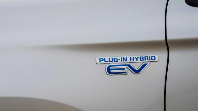 搭载2.4L插混动力 新款三菱欧蓝德PHEV官图发布