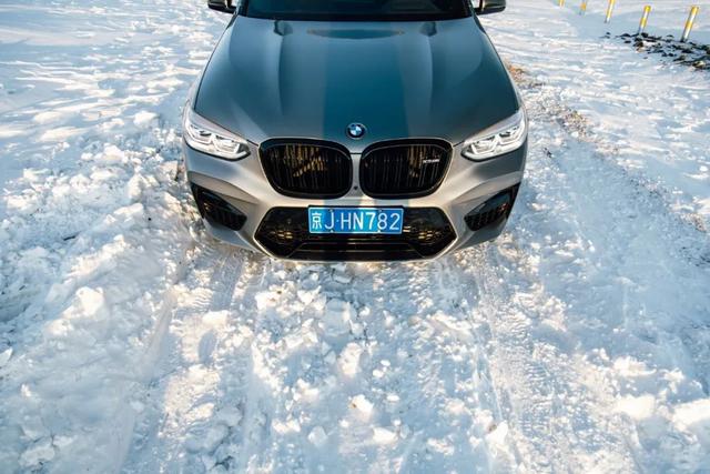 BMW X3M & X4M与乌兰察布火山的“一日约会”