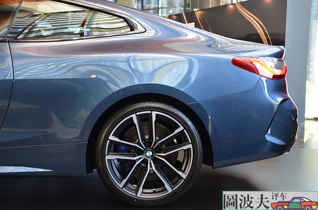 宝马发布全新一代430i coupé m sport双门跑车