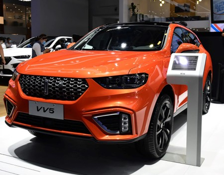 主打橙色的WEY VV5，毫無疑問，目標(biāo)客戶定位為年輕人