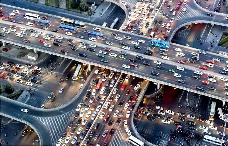 “風(fēng)投之王”叫板“魔都汽車(chē)城”，「新能源汽車(chē)之都」花落誰(shuí)家？