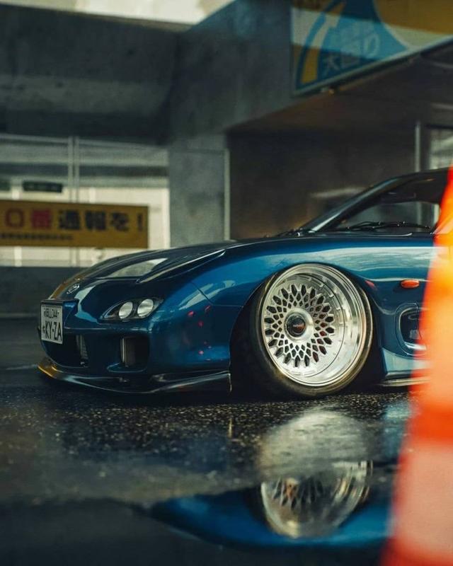 神人改装马自达RX-7猎装版，30年后颜值依然在线