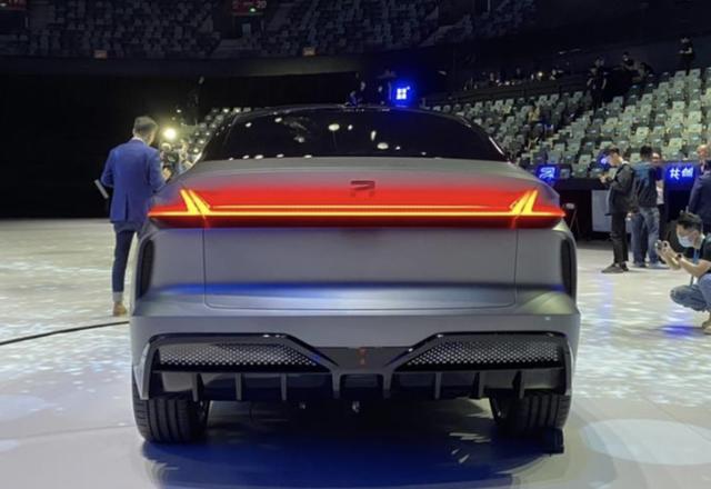 R汽车ES33发布 定位品牌旗舰车/明年下半年上市