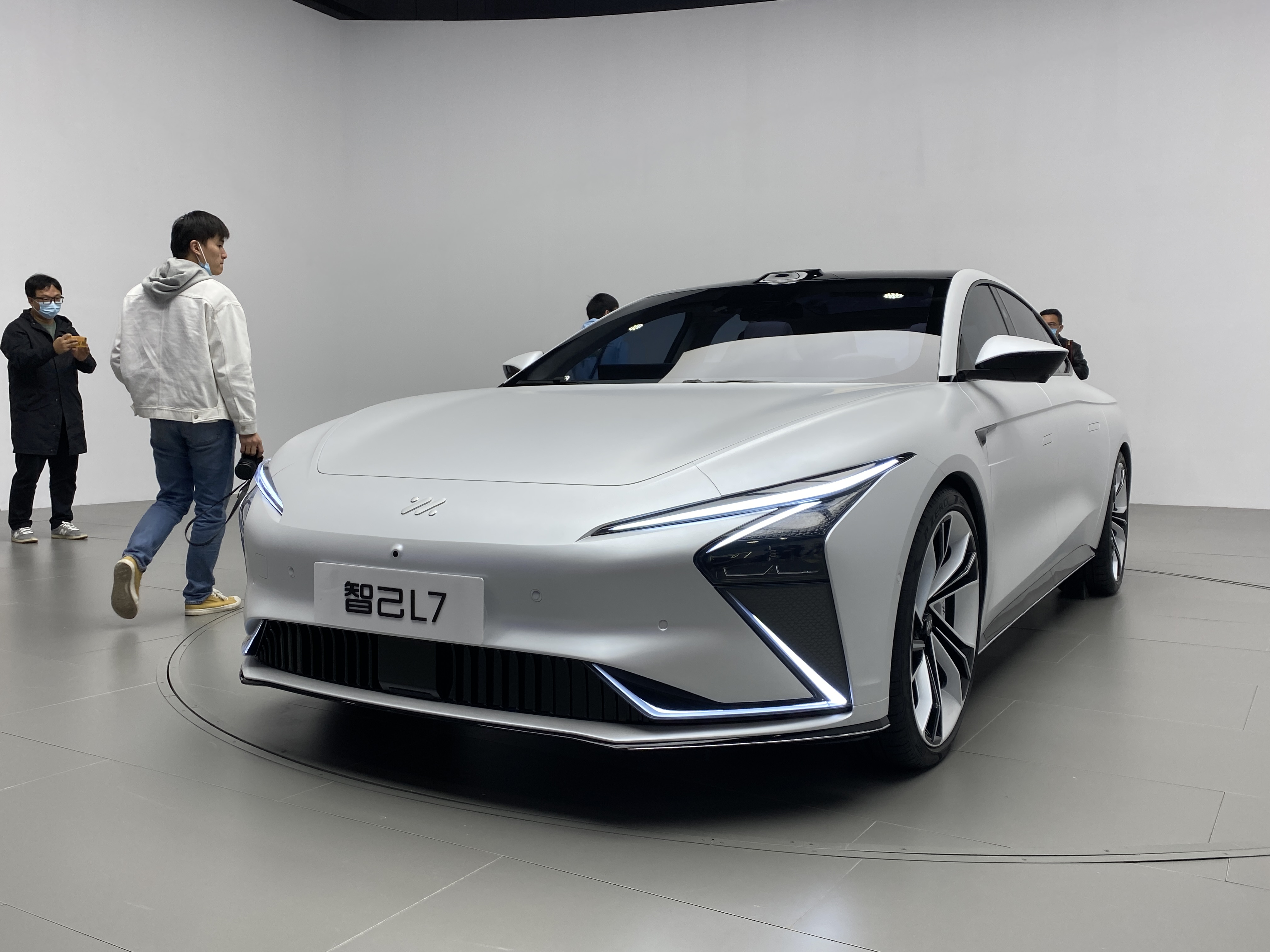 為什么說(shuō)“零束”定義了智能汽車(chē)？