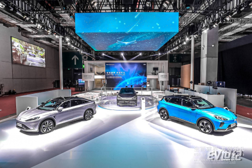 總是“逛“車展太無聊，不如來ARCFOX極狐展臺打卡