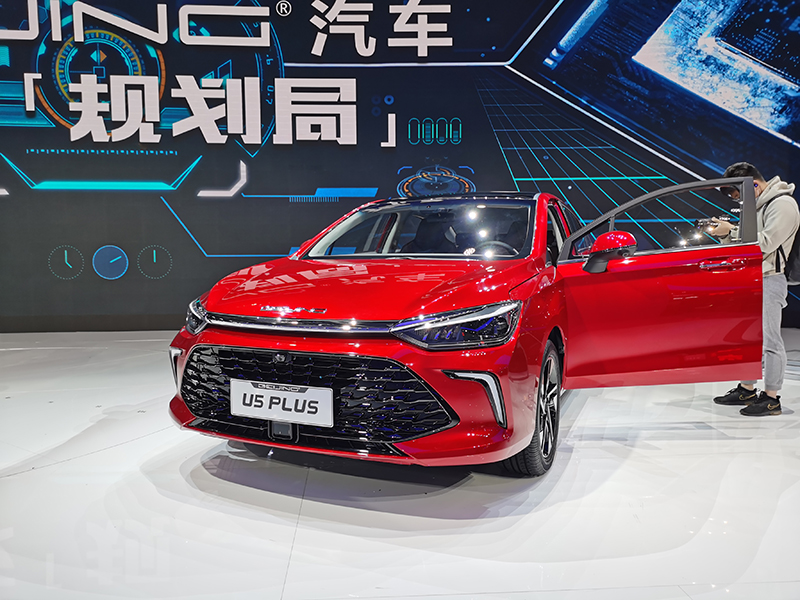 BEIJING汽車啟動(dòng)雙車預(yù)售，并發(fā)布未來三年產(chǎn)品規(guī)劃