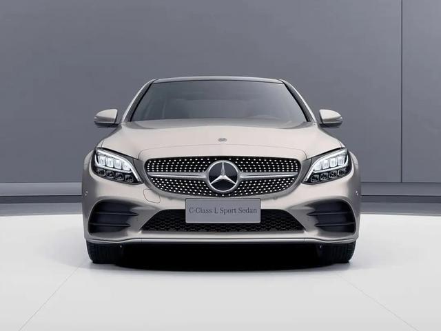 奔驰c-class 轿车四驱版 (b级豪华轿车)
