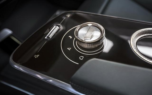 凯迪拉克的“转型之作”，全新电动SUV发布，配33寸曲面大屏
