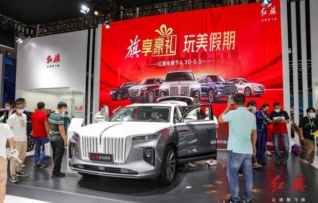 红旗e-hs9推双色版亮相东莞国际车展,售50.98-72.98万
