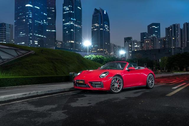 为速度而生,试驾保时捷911 carrera 4s cabriolet