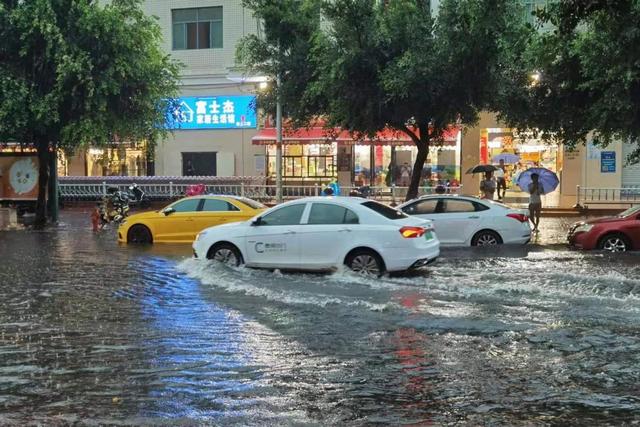 暴雨台风天如何保护爱车,防泡水