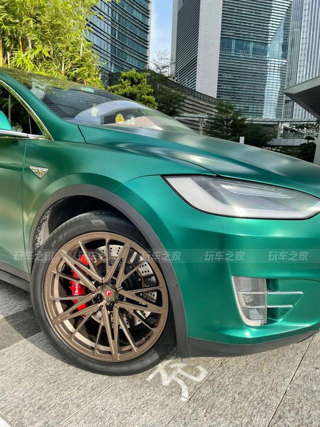 特斯拉model x改装21寸轮毂轮胎 升级brembo刹车