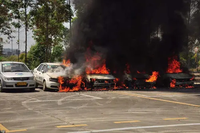 夏季汽車行駛途中著火了怎么辦，快來了解一下