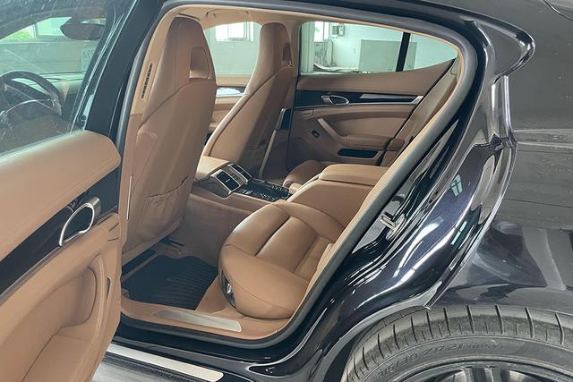 十一年高龄的保时捷panamera4敢买吗?车主:地库长大的车,放心
