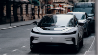 對開門設計、零百加速2.39s，法拉第FF91亮相美國街頭