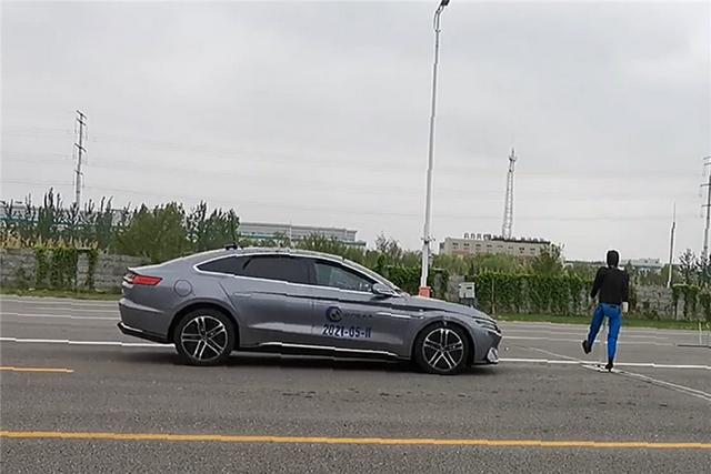 不要再等Model 3了！比亚迪汉碰撞成绩出炉，“五星级”安全标准