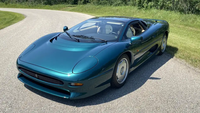 一臺27年的二手車能賣多少錢？捷豹XJ220告訴你答案